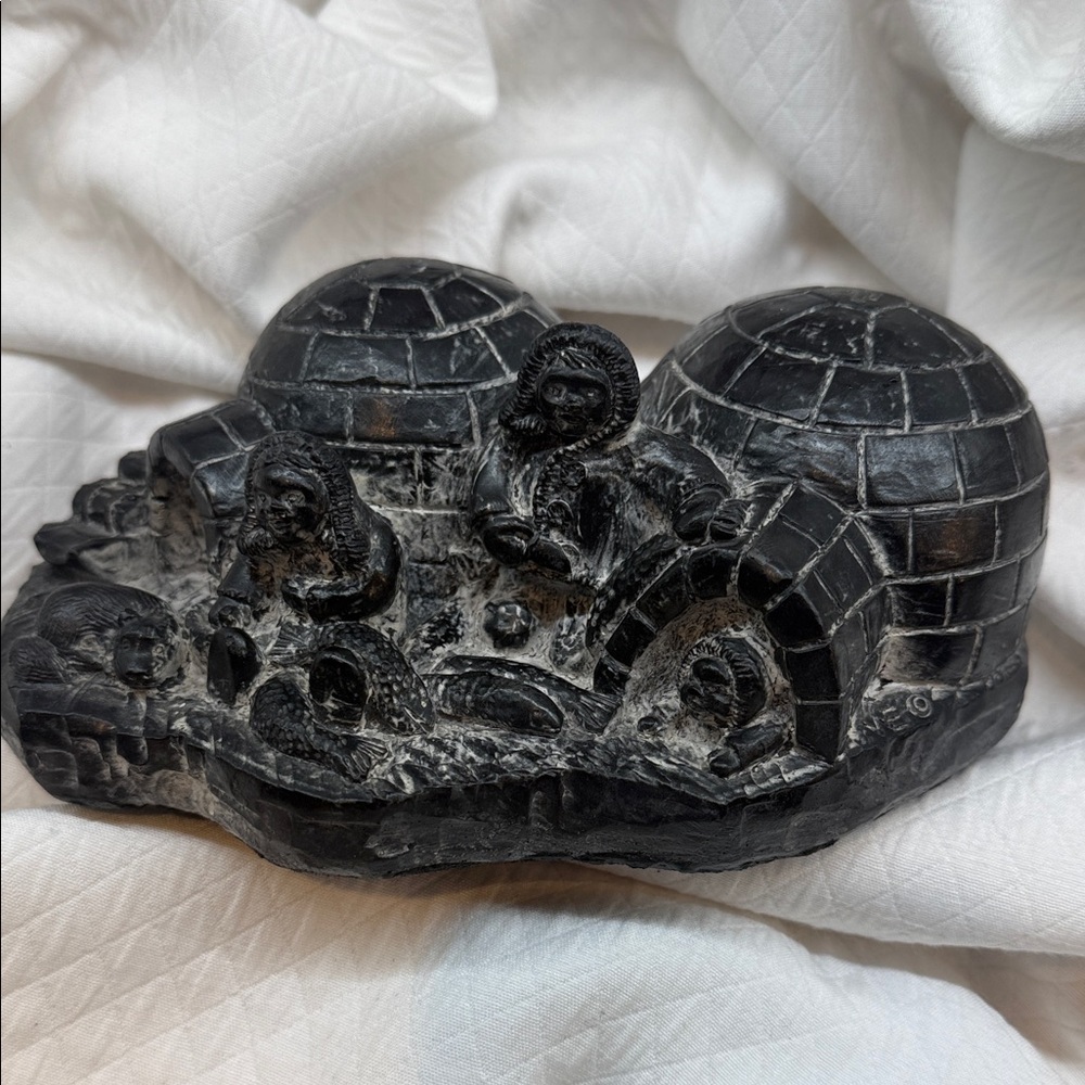 HandβCarved Soapstone Sculpture, Nuvur Canada Igloos and family Stone Art